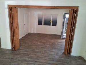 FAGO TISCHLEREI Oldenburg – Innentür Falttür geöffnet FAGO TISCHLEREI Oldenburg - Innentür Falttür geöffnet