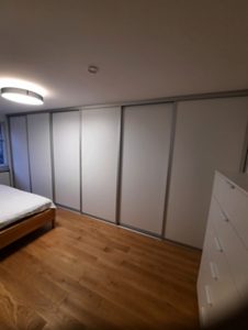 FAGO TISCHLEREI Oldenburg – Einbauschrank mit Schiebetüren geschlossen FAGO TISCHLEREI Oldenburg - Einbauschrank Schiebetüren geschlossen